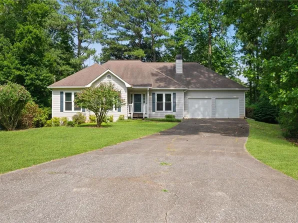 131 Maplewood Cv, Acworth, GA 30101