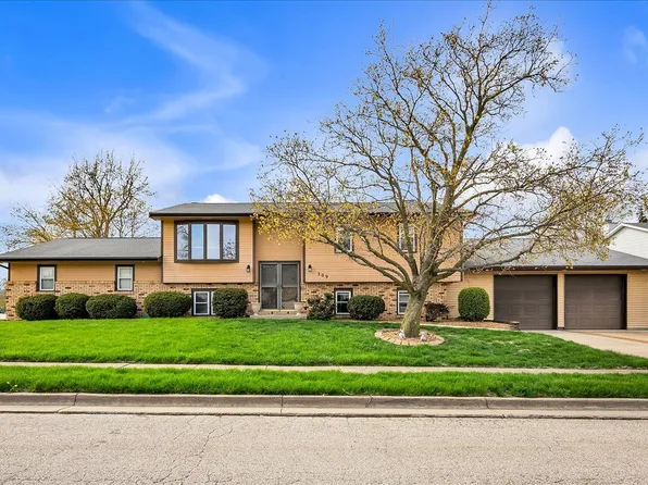 309 S Evergreen Ln, Bloomington, IL 61704