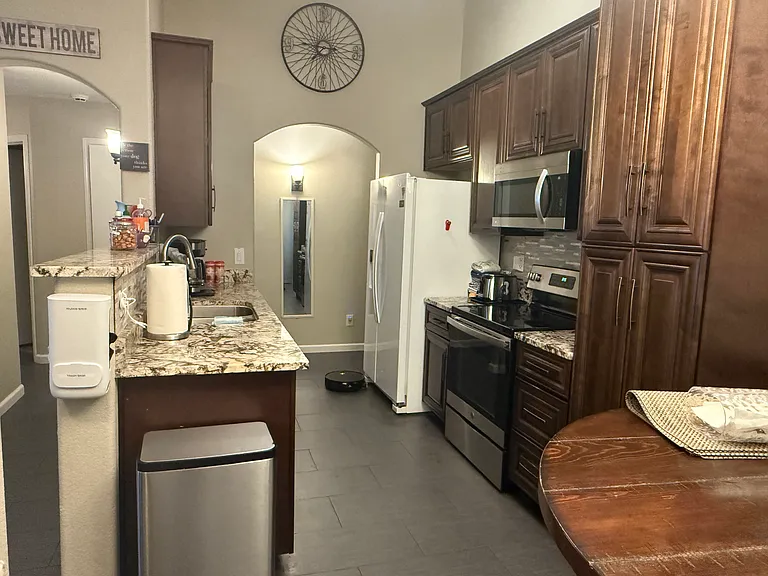 2058 S Voyager Dr — Photo 8