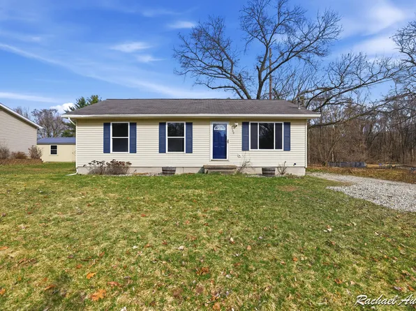 1100 N Edgewood St, Greenville, MI 48838