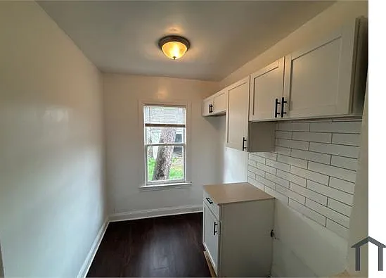 5758 Beaconsfield St — Photo 9