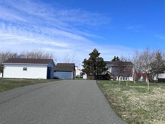 3rd image of 3 Femme Road