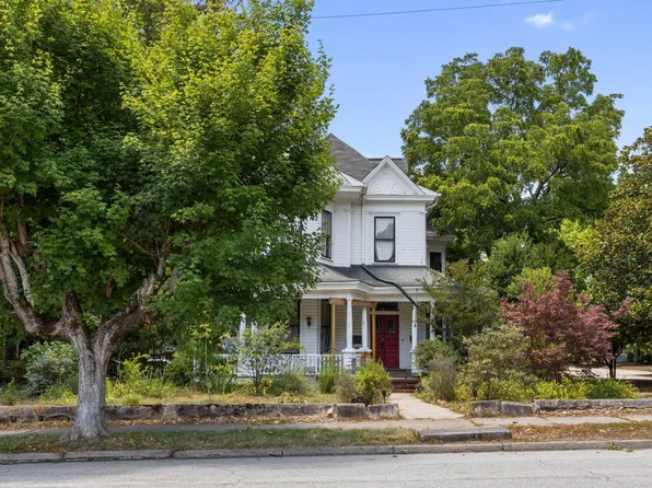 305 N Main St, Louisburg, NC 27549