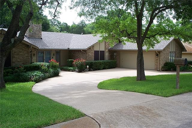 1st image of 1218 Spring Lake Dr