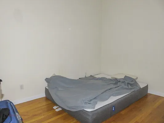 Rented by Bold New York | media 8