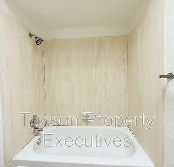 4901 E Pima St — Photo 7