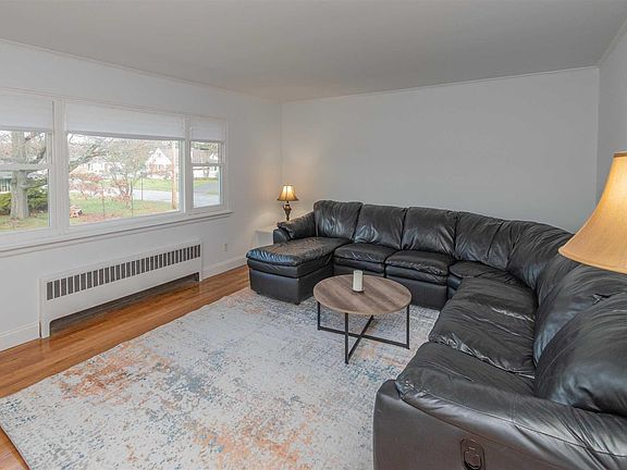 3rd image of 15 Odell St