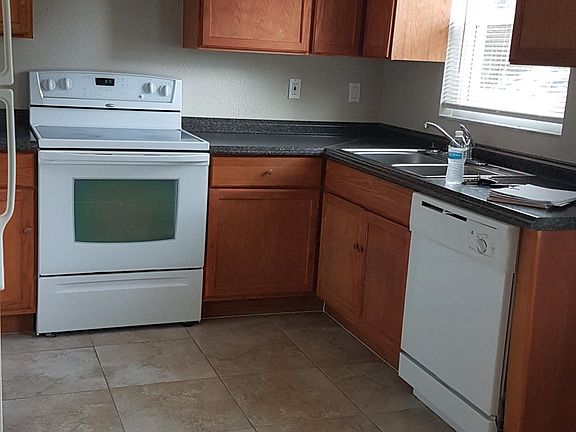 3rd image of 140 Beaty Ct