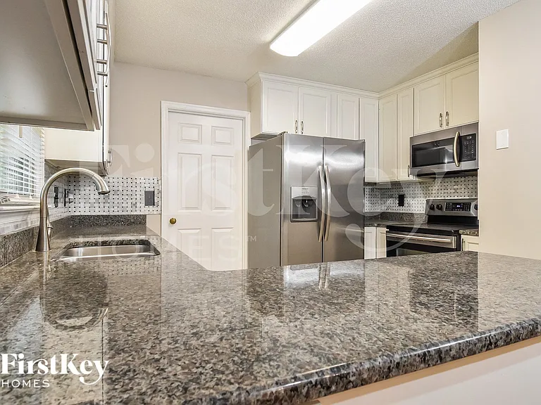 6411 Cardinal Wood Dr — Photo 7
