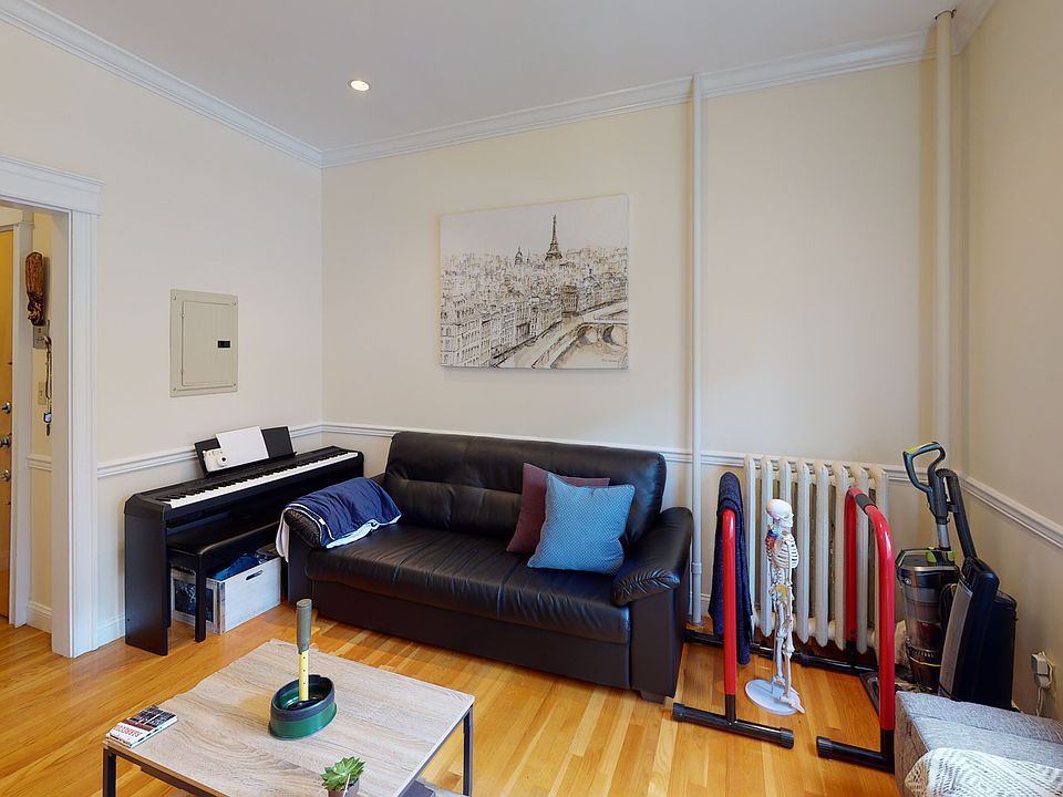 1st image of 1340 Commonwealth Ave N #4