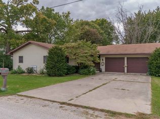 208 N Washington St, Saybrook, IL 61770