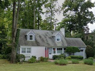 258A Steamboat Rd, Great Neck, NY 11024