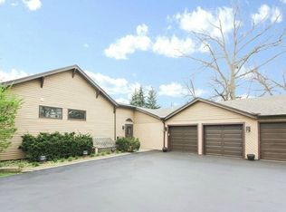 323 Allanson Rd, Mundelein, IL 60060