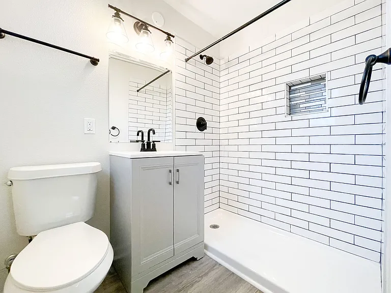 2114 Toledano St #202 — Photo 7