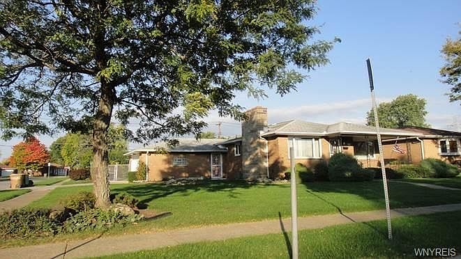 1st image of 120 Ceil Dr