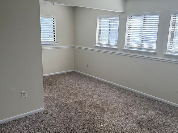 4th image of 370 Genesis Cir #2
