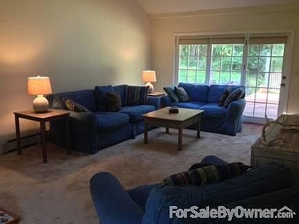 Spacious Cathedral Ceiling Family Room