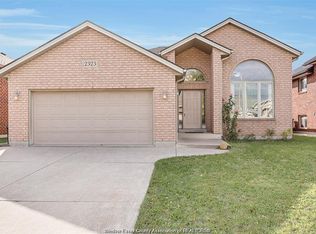 2323 Askin Ave, Windsor, ON N9E 4Y2