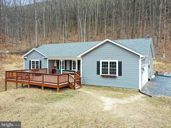 576 Blakes Valley Dr, Augusta, WV 26704