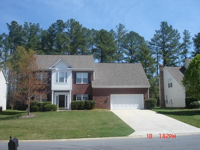Yard not the same. This was taken when we opened the property. Back in 2007.