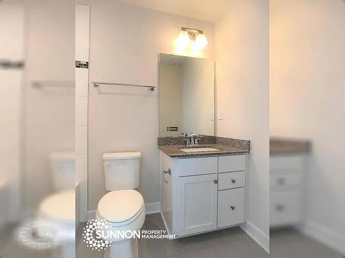 462 W Tremont Ave — Photo 19