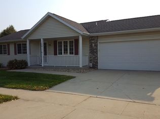 488 45 Manor Ln NW, Rochester, MN 55901