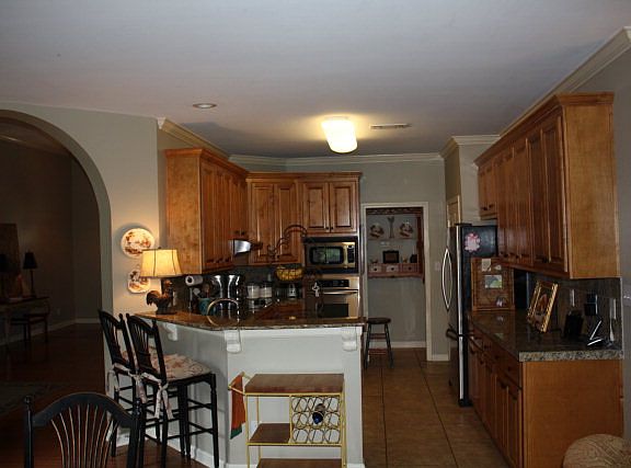 5th image of 810 Madeline Ln