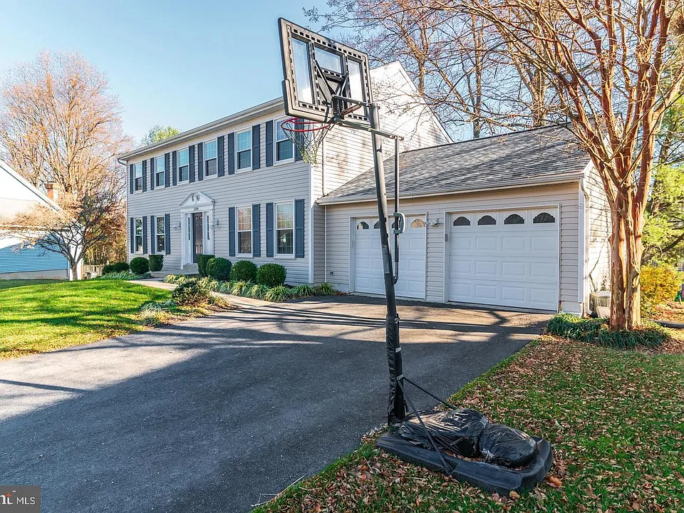 1209 Crockett Ln