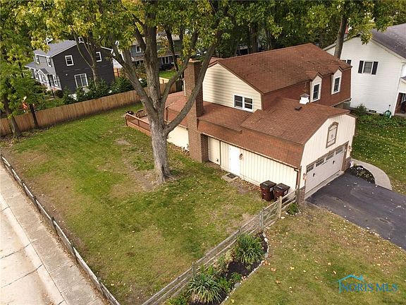 4th image of 3809 Fairwood Dr