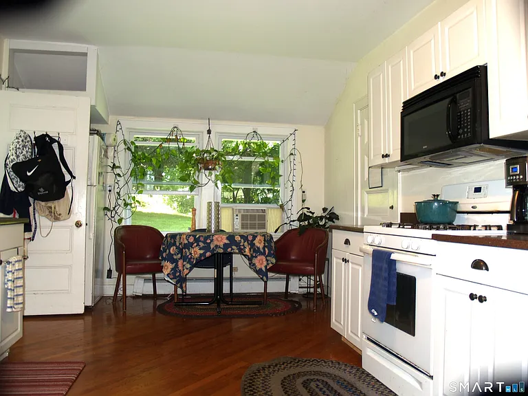 33 Barry Ave #1 — Photo 2