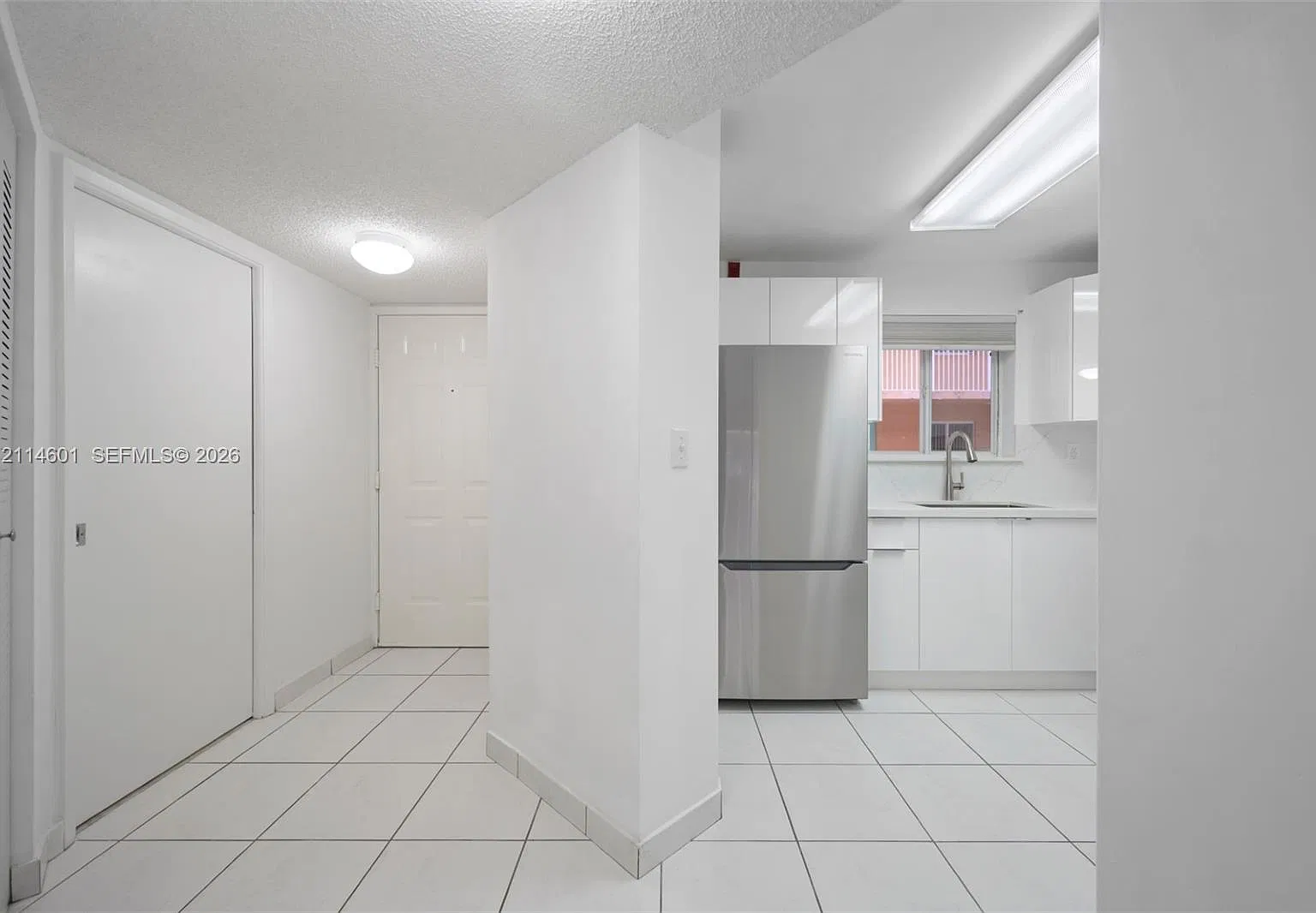 Harding Tower Condo — Photo 2