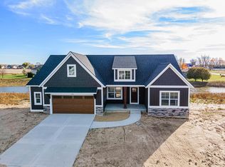 9560 Fields Dr #37, Zeeland, MI