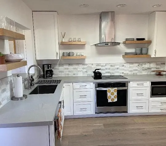 3940 Orchard Ave — Photo 5