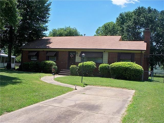 1st image of 300 Mansfield Dr