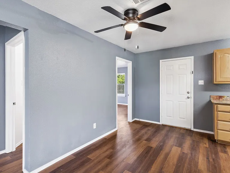 1502 Sharron Ct — Photo 21