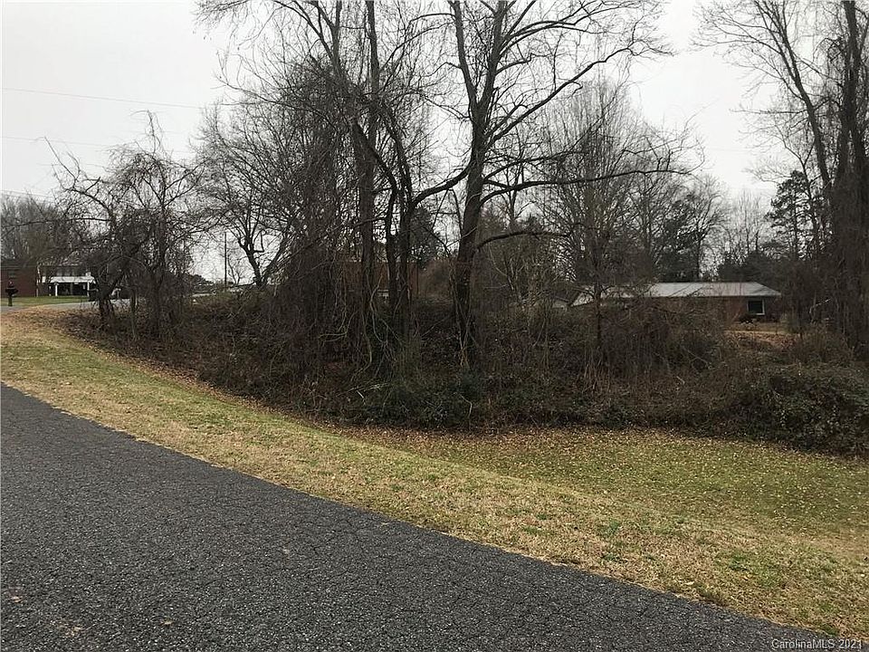 2nd image of 2953 2nd Street Ct