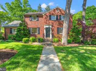 821 Chalfonte Dr, Alexandria, VA 22305