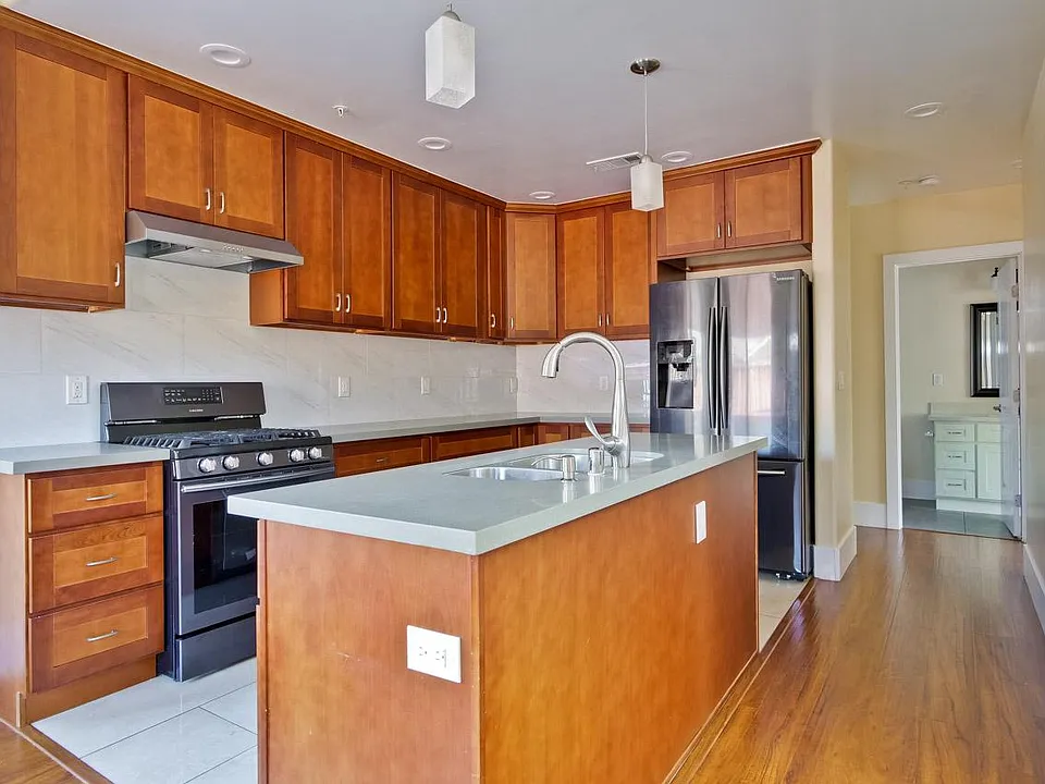 328 Angel Ave