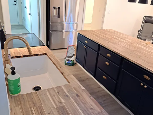 211 W Lyons Ave, Spokane, WA 99208