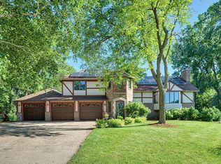 1015 Windwood Ct, Mendota Heights, MN 55118