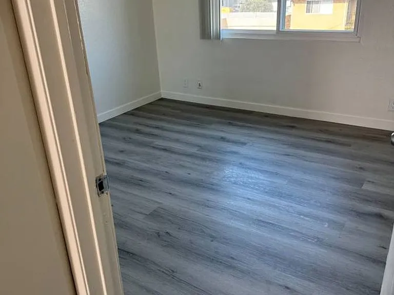 811-815 Java Ave — Photo 5