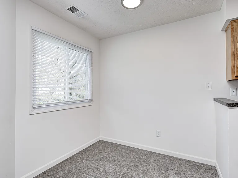 Greenfield Knoll Apartments — Photo 7