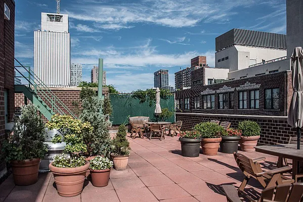 Sold by Luminous Realty | media 14