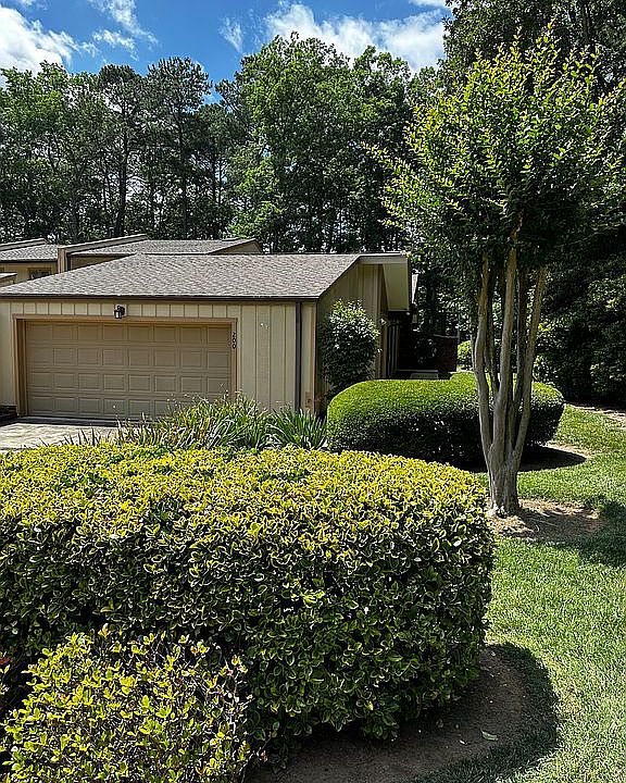 Landscaped yard 