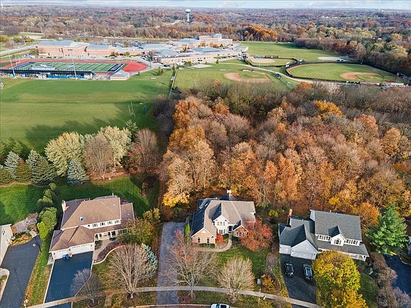 3rd image of 3608 Greenwood Ln