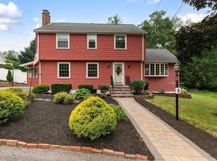 8 Indian Ln, Wakefield, MA 01880