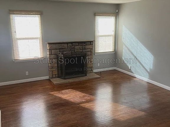 4th image of 456 N Batavia St #Sh
