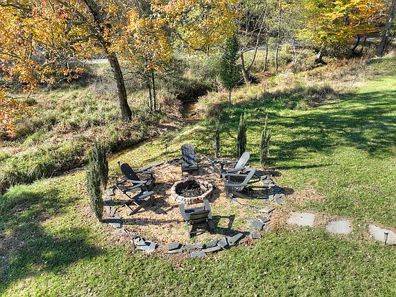8th image of 89 High Meadows Ct