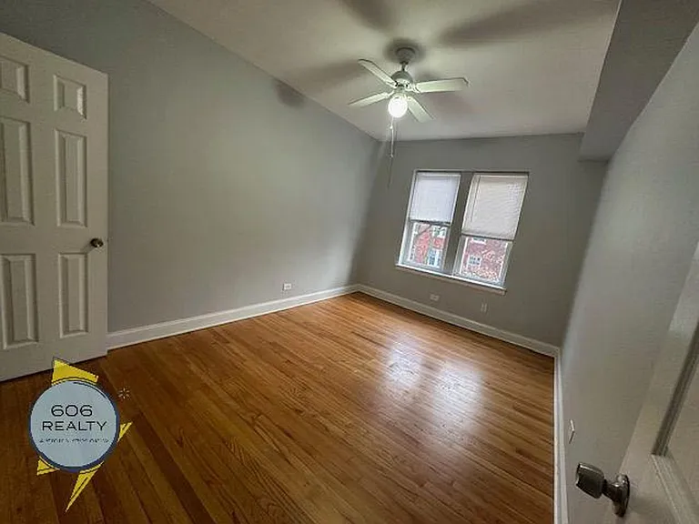 7340-50 N. Damen Ave — Photo 9