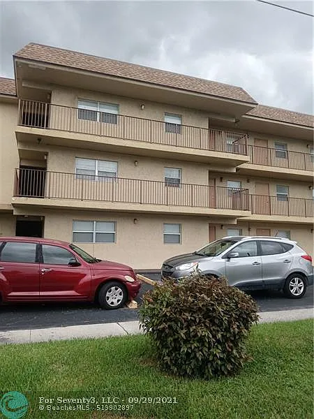 Building Photo - 4191 NW 26th St #375